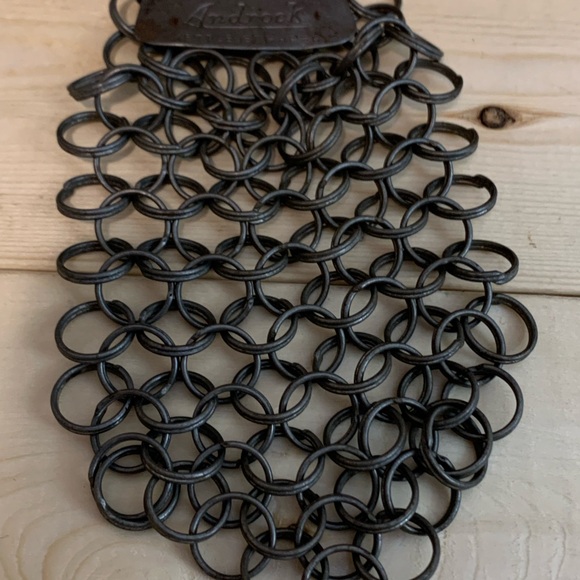 Black Chainmail Scrubber - Picture 5 of 7